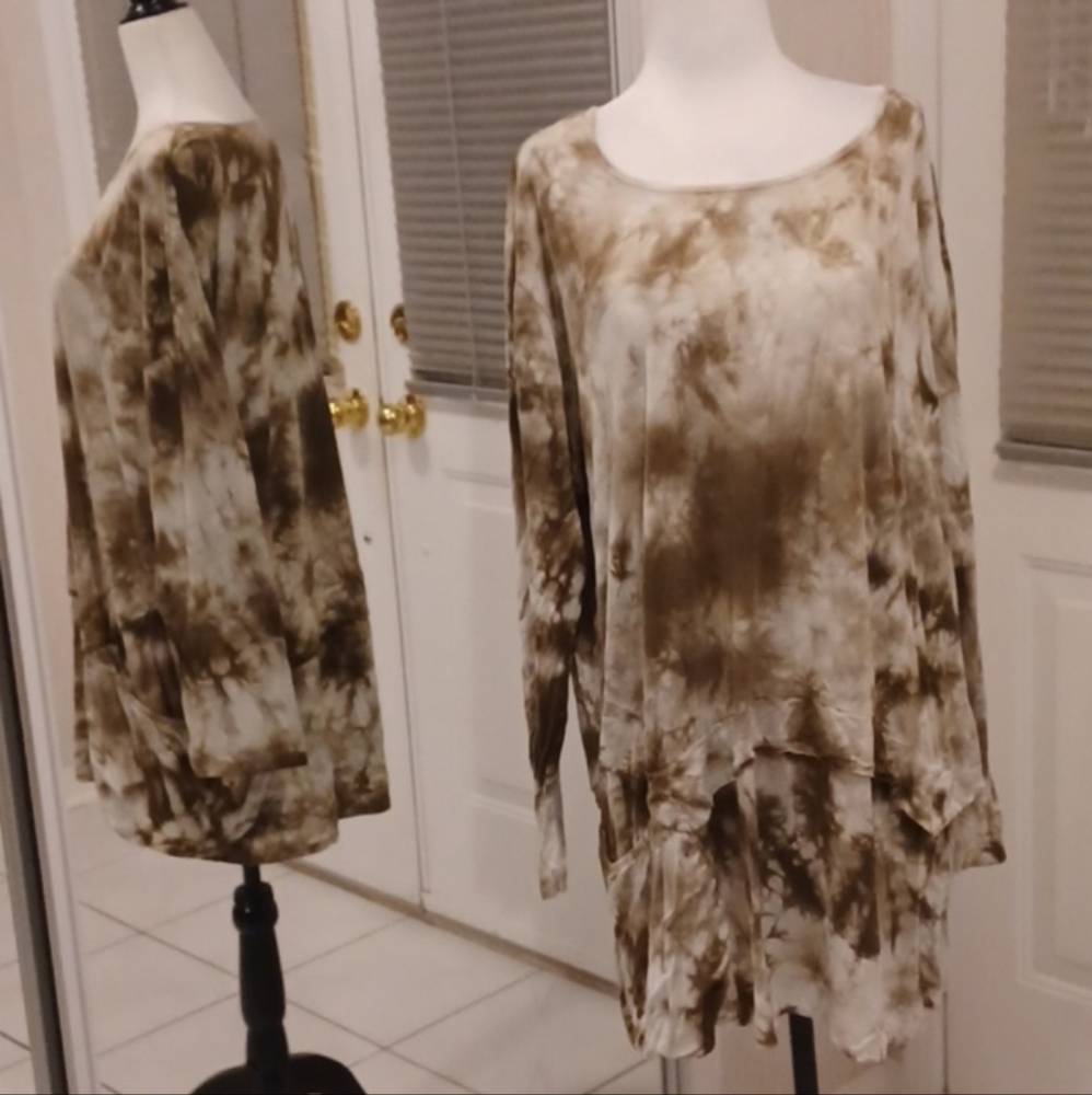 4/$40 Green Tie-Dye Tunic Top With Pockets - Size XL (US14)